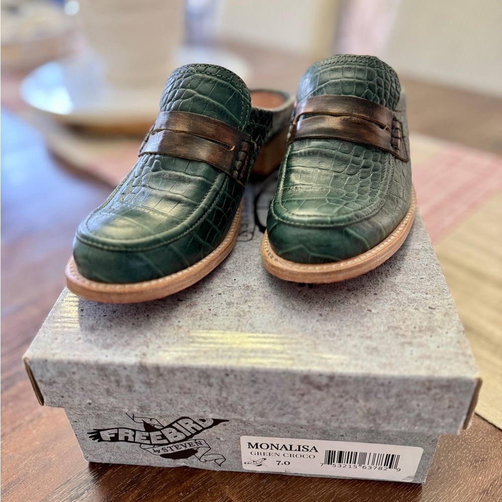 Freebird by Steven Green Croc Mona Lisa Size 7 Mules